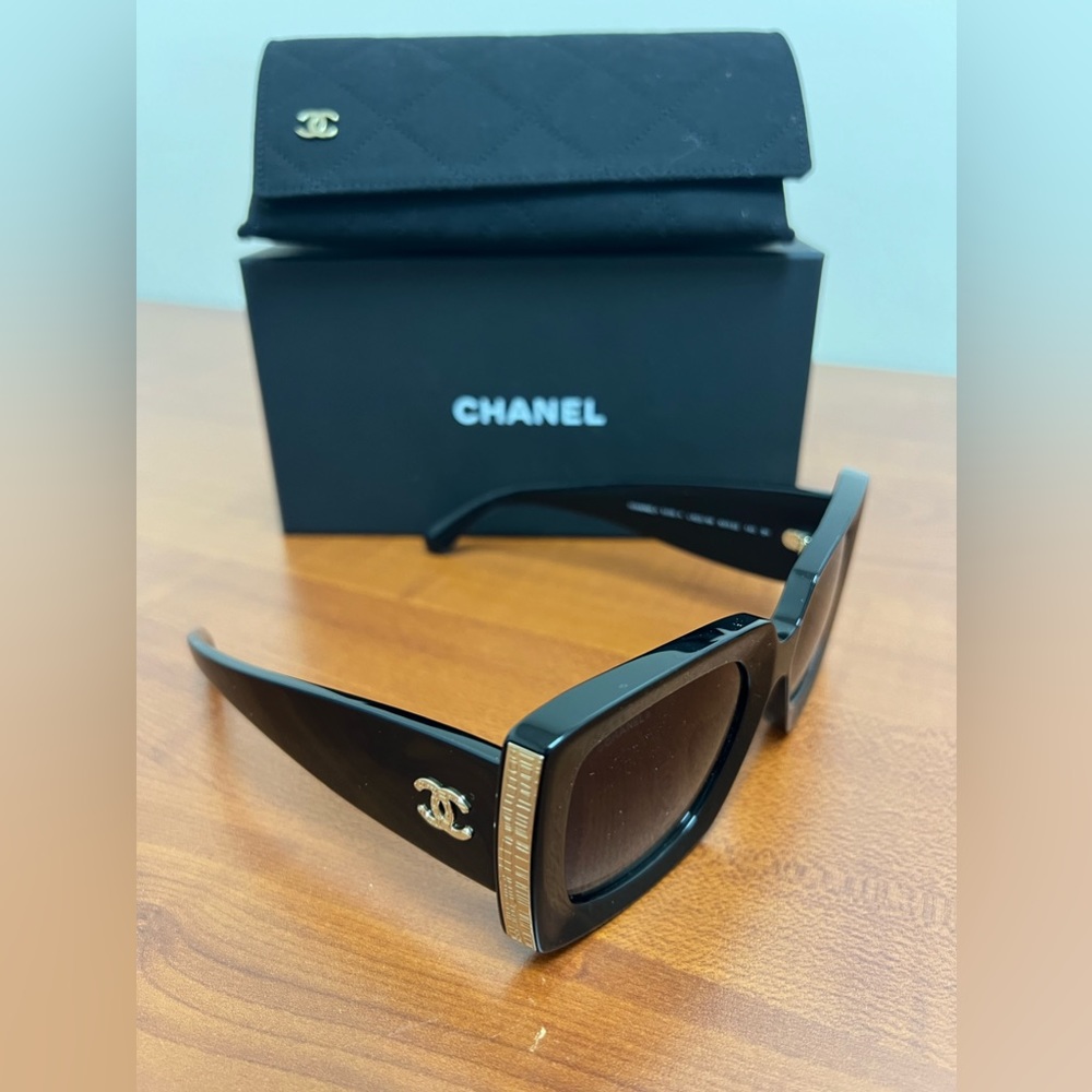 CHANEL RECTANGLE SUNGLASSES
